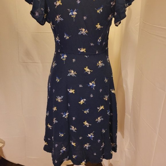 Simply Styled Navy Blue Floral V-Neck Flutter Sleeve Dress 6 - Picture 8 of 13